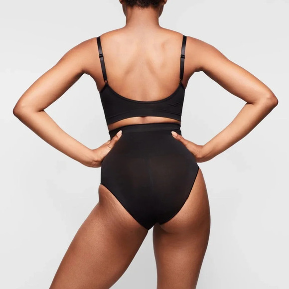 NEW SKIMS‎ Sculpting Mid Waist Brief Onyx Size XS - Picture 4 of 8